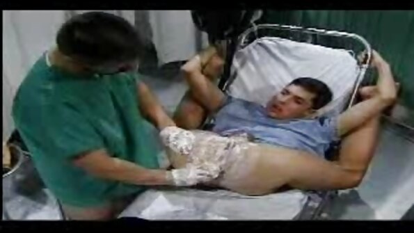 Qızlar və oğlanlar birləşirlər ki, məclisdə bir-birlərini siksinlər