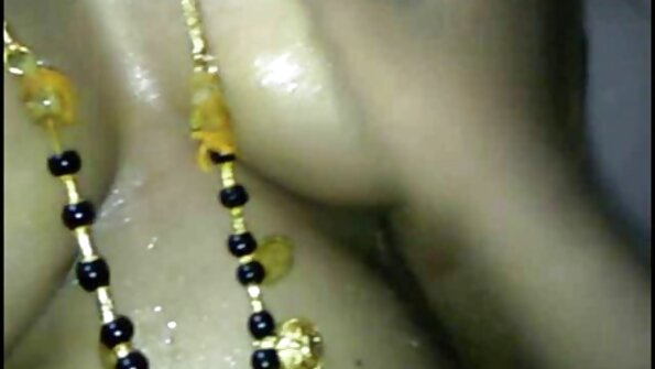 Ayaq masajı yaramaz hardcore sikişməyə çevrilir