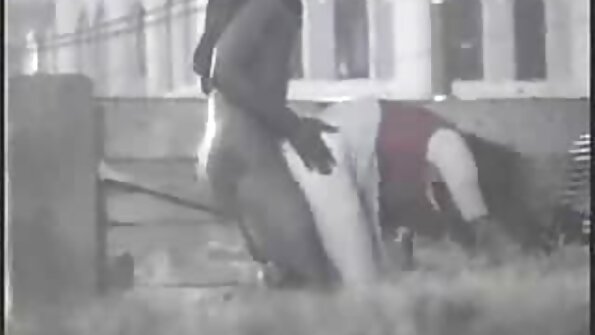 Qız BDSM hərəkətinə hazır deyildi, lakin kök məşuqə bunu bacardı