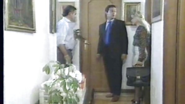 Tam sinəli puma oğlunun ən yaxşı dostu ilə cinsi əlaqədədir