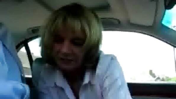 Cəsarətli Yapon qızcığazı tüklü pişiyində yağlı sik alır