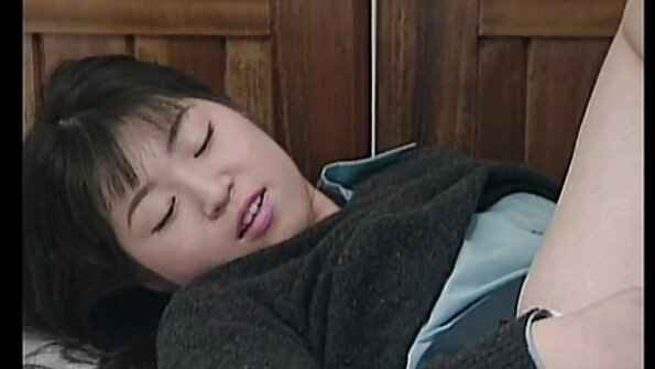 Haley Reed böyük döşlər sikikləri milf lezbiyen Brandi Love